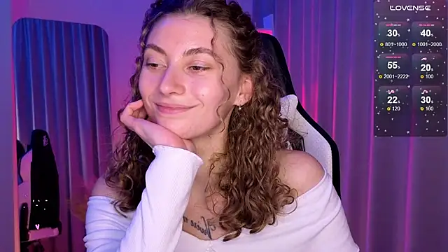 Snapshot of lady_curls chatting on 11, 2, 2025 lady curls online show from 11, 2, 2025