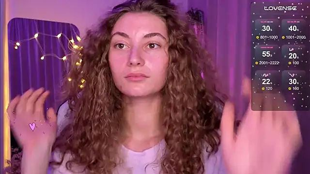 Snapshot of lady_curls chatting on 21, 3, 2025 lady curls online show from 21, 3, 2025