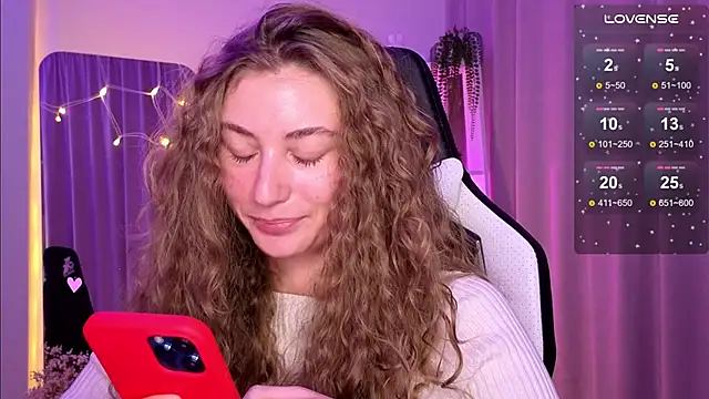 Snapshot of lady_curls chatting on 21, 3, 2025 lady curls online show from 21, 3, 2025