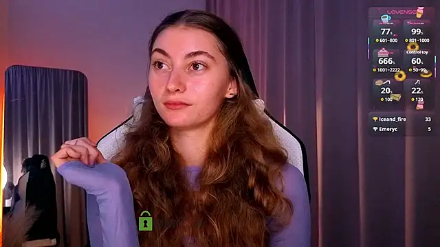 Snapshot of lady_curls chatting on 14, 11, 2025 lady curls online show from 14, 11, 2025