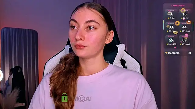 Snapshot of lady_curls chatting on 22, 11, 2025 lady curls online show from 22, 11, 2025