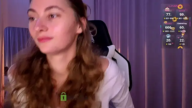 Snapshot of lady_curls chatting on 4, 12, 2025 lady curls online show from 4, 12, 2025