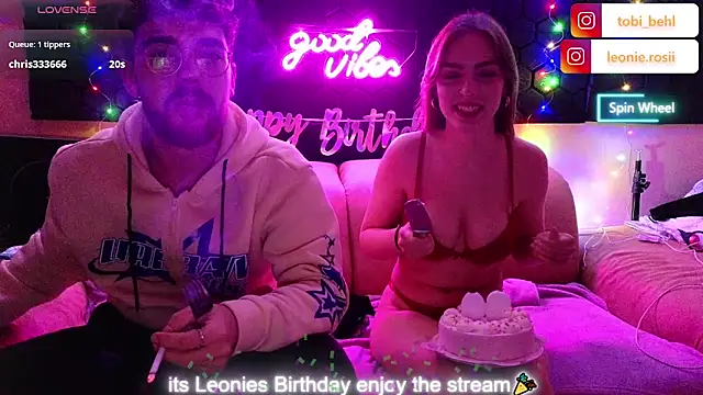 Snapshot of MrAndMrsSavage chatting on 16, 12, 2024 MrAndMrsSavage online show from 16, 12, 2024