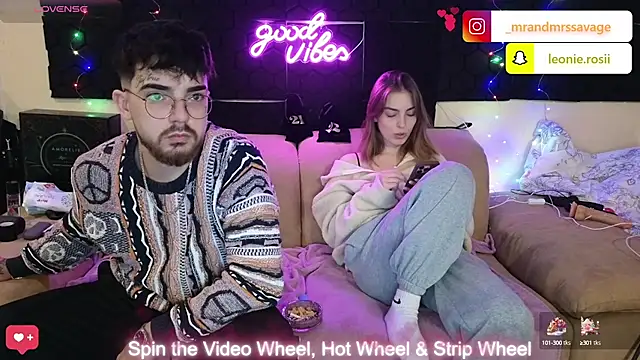 Snapshot of MrAndMrsSavage chatting on 22, 12, 2024 MrAndMrsSavage online show from 22, 12, 2024