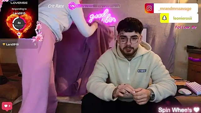 Snapshot of MrAndMrsSavage chatting on 31, 1, 2025 MrAndMrsSavage online show from 31, 1, 2025