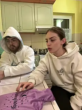 Snapshot of MrAndMrsSavage chatting on 19, 2, 2025 MrAndMrsSavage online show from 19, 2, 2025