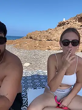 Snapshot of MrAndMrsSavage chatting on 16, 9, 2025 MrAndMrsSavage online show from 16, 9, 2025