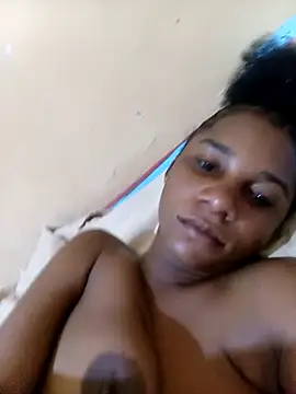 Yourlittlegirl19 online show from 13, 2, 2025