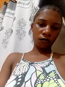 Yourlittlegirl19 online show from 15, 2, 2025
