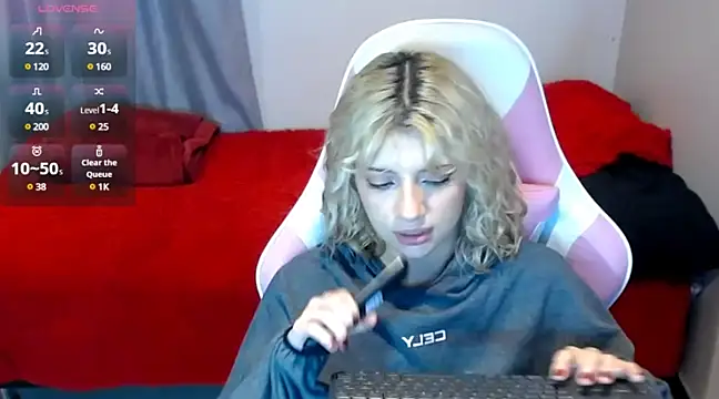 HiScarlett online show from 23, 3, 2025