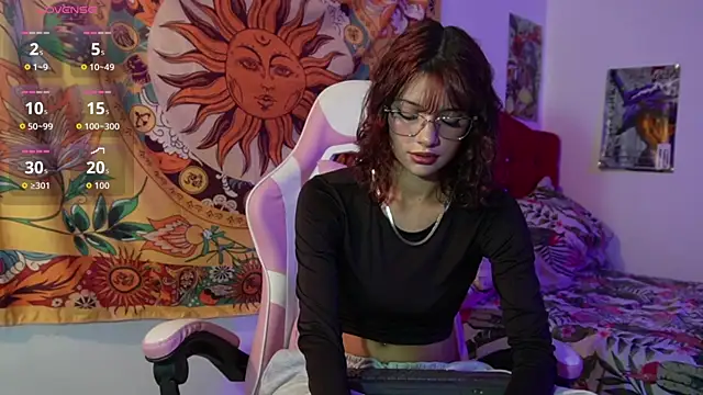 HiScarlett online show from 12, 4, 2026