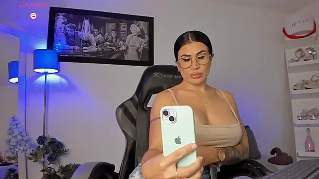 Snapshot of Adribaute chatting on 3, 4, 2026 Adribaute online show from 3, 4, 2026