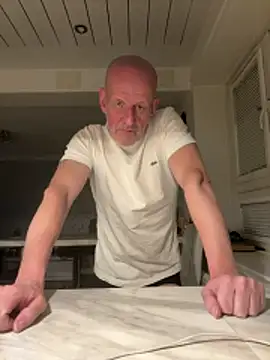 malematureisbest online show from 18, 12, 2025