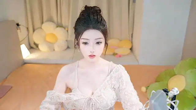 Snapshot of Eimile chatting on 9, 12, 2024 Eimile online show from 9, 12, 2024