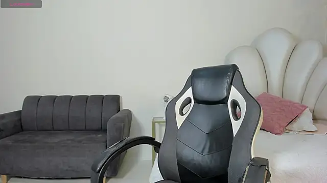 Snapshot of MaximusDick1_ chatting on 23, 6, 2026 MaximusDick1 online show from 23, 6, 2026