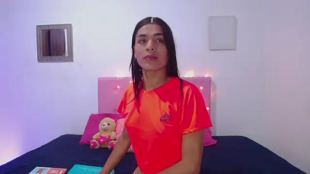 Snapshot of issa_kitty chatting on 22, 2, 2025 issa kitty online show from 22, 2, 2025