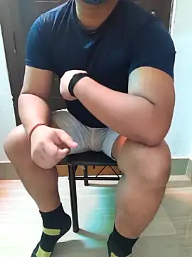 Snapshot of zon_zustin chatting on 18, 10, 2025 zon zustin online show from 18, 10, 2025
