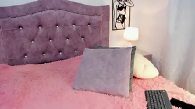 LunaSmitt online show from 18, 12, 2025