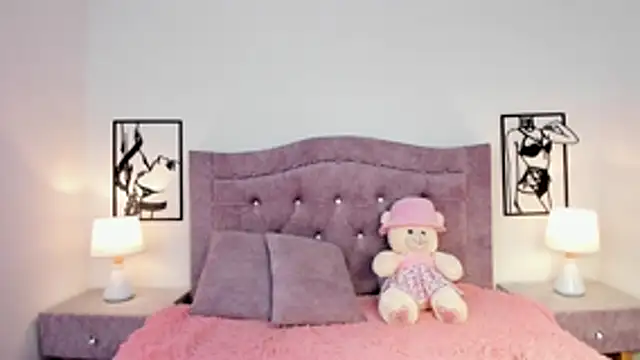 LunaSmitt online show from 21, 12, 2025