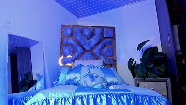 BRITHANY SPARK online show from 28, 1, 2025