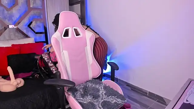 BRITHANY SPARK online show from 5, 3, 2025