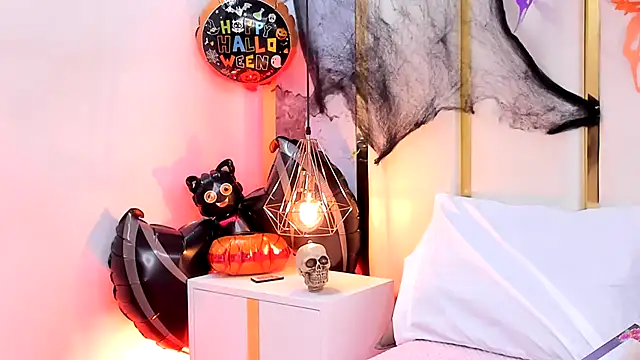 SalommeFlores online show from 24, 10, 2025