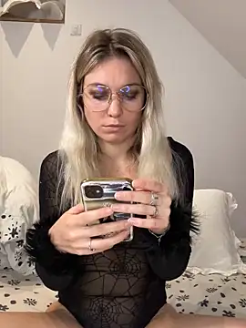 carlaaa online show from 30, 10, 2025