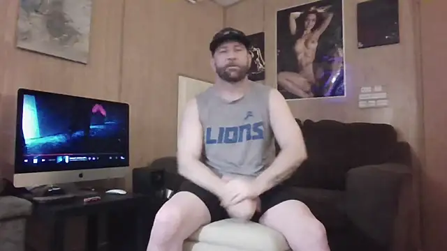 Snapshot of Edward_LongCock chatting on 6, 4, 2026 Edward LongCock online show from 6, 4, 2026