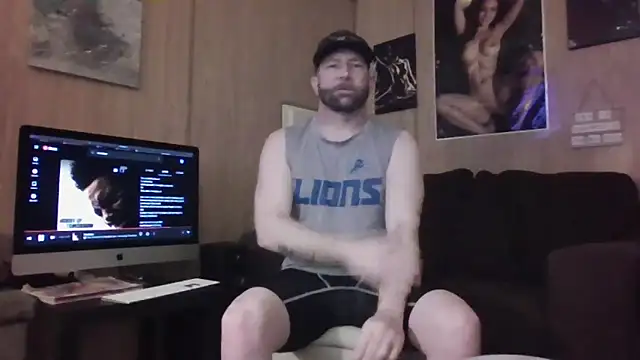 Snapshot of Edward_LongCock chatting on 7, 4, 2026 Edward LongCock online show from 7, 4, 2026