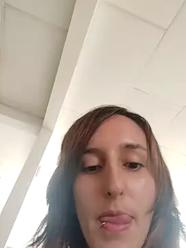 Ambar Roux  online show from 30, 10, 2025