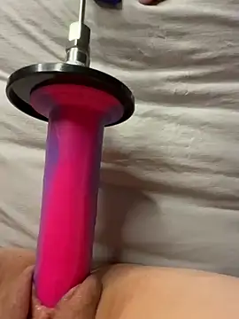 luisa1 online show from 8, 3, 2025