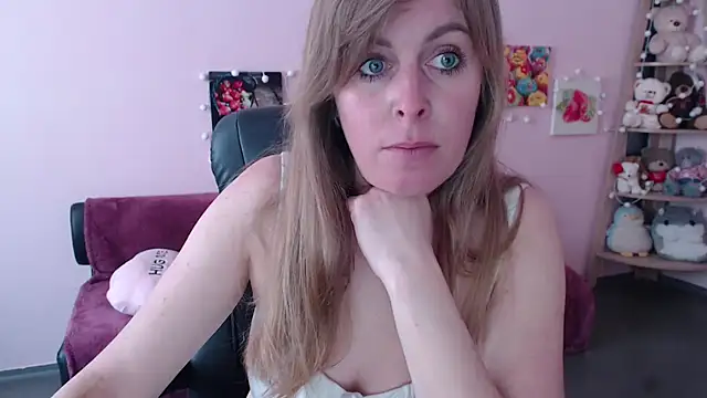 Hot Milady online show from 10, 4, 2026