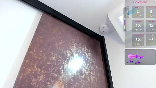 Snapshot of klhoe_boobs chatting on 9, 1, 2026 klhoe boobs online show from 9, 1, 2026