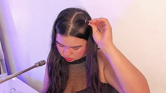 Snapshot of klhoe_boobs chatting on 6, 4, 2026 klhoe boobs online show from 6, 4, 2026