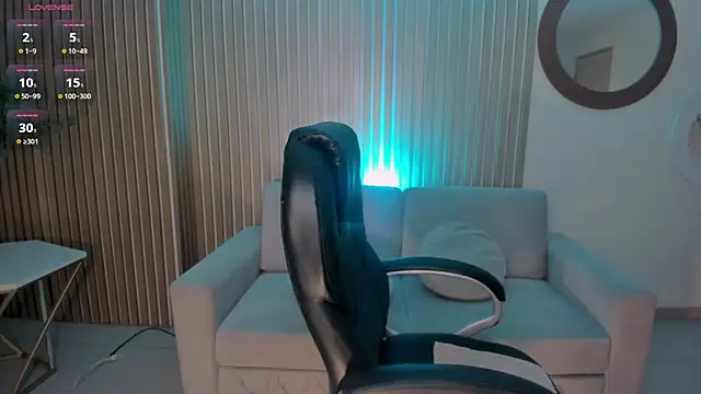 ValeriaRoldanX online show from 25, 1, 2025