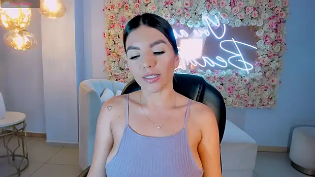 ValeriaRoldanX online show from 5, 2, 2025