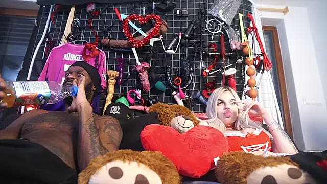 MacTroy online show from 11, 2, 2026