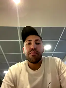 Snapshot of JuanZapata33 chatting on 5, 12, 2025 JuanZapata33 online show from 5, 12, 2025