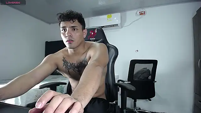 Snapshot of man_dur07 chatting on 24, 12, 2024 man dur07 online show from 24, 12, 2024