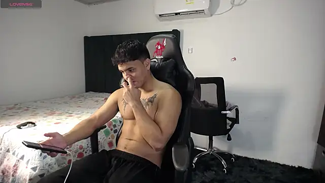 Snapshot of man_dur07 chatting on 6, 1, 2025 man dur07 online show from 6, 1, 2025