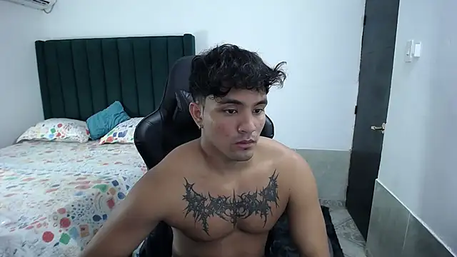 Snapshot of man_dur07 chatting on 6, 10, 2025 man dur07 online show from 6, 10, 2025