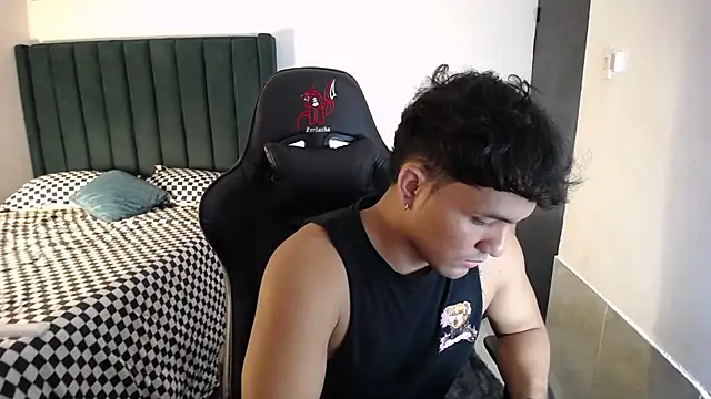 Snapshot of man_dur07 chatting on 23, 10, 2025 man dur07 online show from 23, 10, 2025