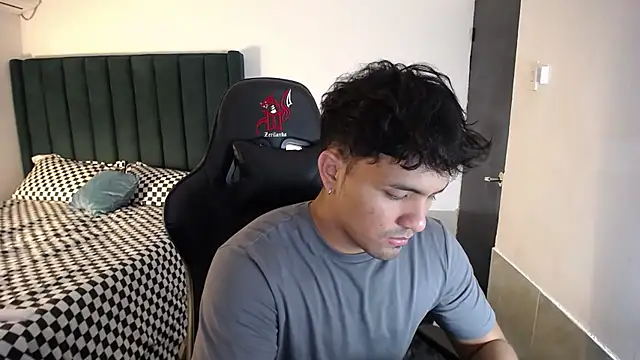 Snapshot of man_dur07 chatting on 25, 10, 2025 man dur07 online show from 25, 10, 2025