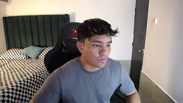 Snapshot of man_dur07 chatting on 27, 10, 2025 man dur07 online show from 27, 10, 2025