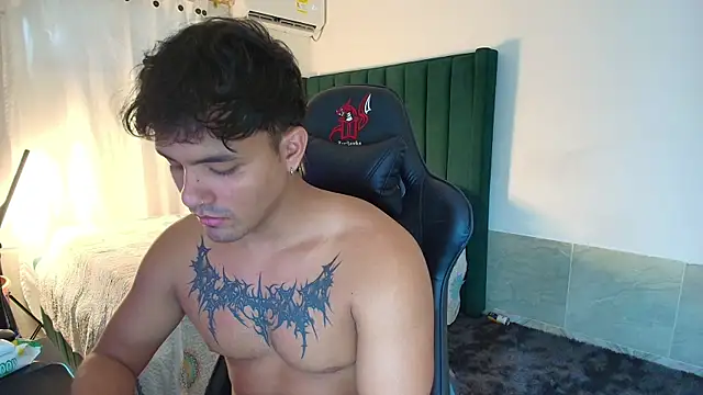 Snapshot of man_dur07 chatting on 24, 11, 2025 man dur07 online show from 24, 11, 2025