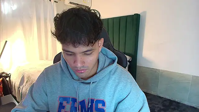 Snapshot of man_dur07 chatting on 27, 11, 2025 man dur07 online show from 27, 11, 2025