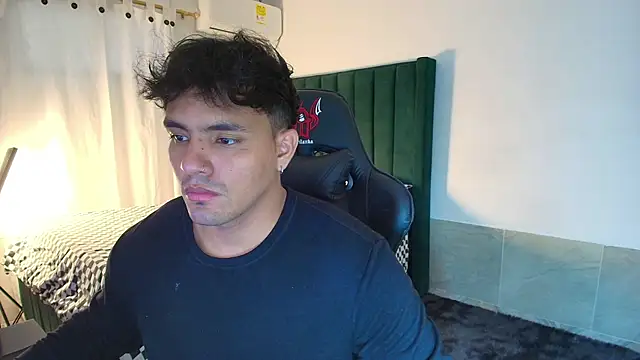 Snapshot of man_dur07 chatting on 29, 11, 2025 man dur07 online show from 29, 11, 2025