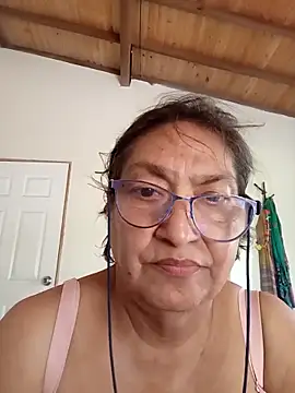 florecita69 online show from 24, 10, 2025