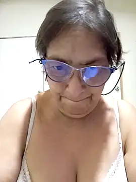 florecita69 online show from 25, 10, 2025