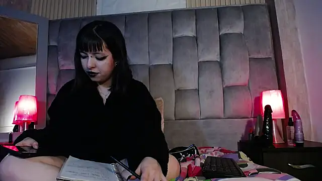 kittyhouse hs online show from 5, 2, 2025